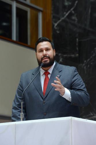 Raul Belém faz seu primeiro pronunciamento na ALMG e critica ex-governador Pimentel