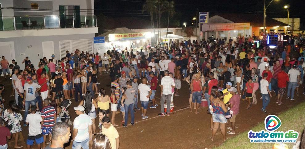 Encontro de som automotivo reuniu centenas de pessoas (Foto: Paulo Braga/Tudo Em Dia)