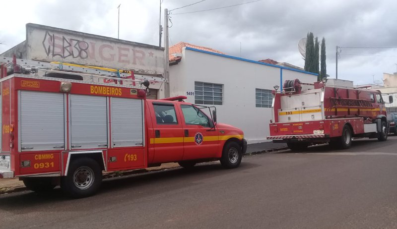 Duas guarnições dos Bombeiros foram direcionadas ao local (Foto: Bombeiros/divulgação)