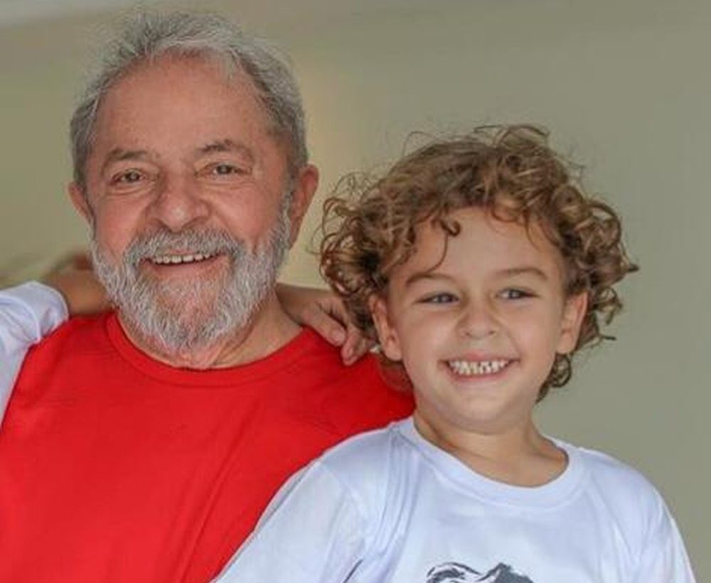 Arthur Lula da Silva, de 7 anos, neto do ex-presidente Lula, morre de meningite — Foto: Reprodução/Facebook