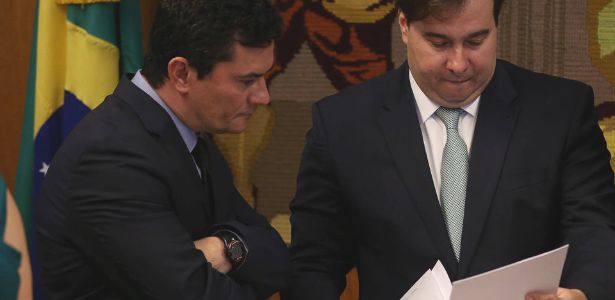O ministro da Justiça, Sergio Moro, e o presidente da Câmara, Rodrigo Maia (DEM-RJ) Imagem: Pedro Ladeira - 19.fev.2019/Folhapress