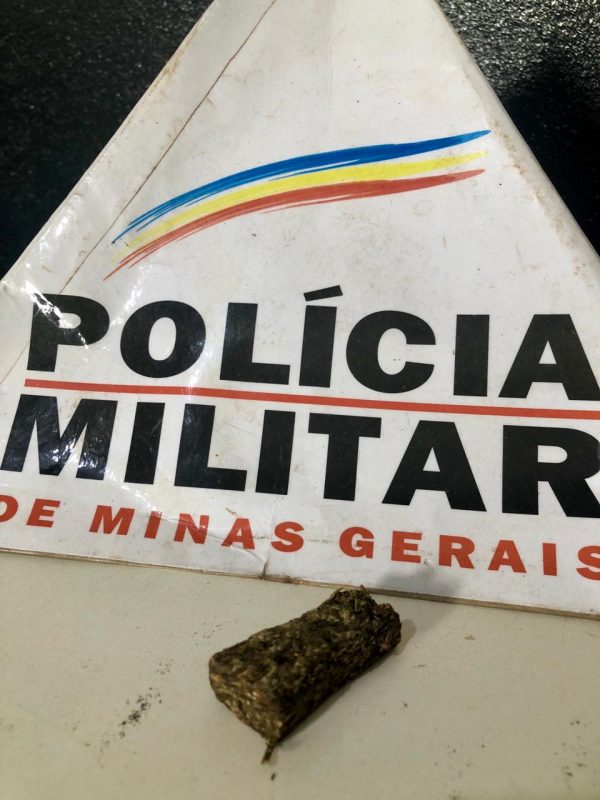  Menores são presos por suspeita de tráfico de drogas próximo à escola em Patos de Minas