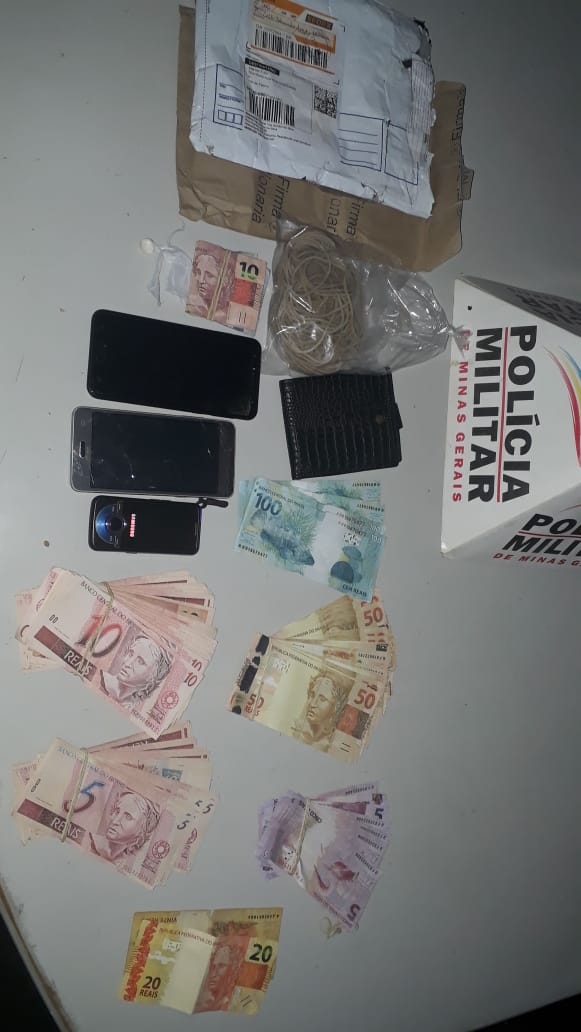 Homem é preso com mais de R$5 mil em notas falsas em Ituiutaba. Menor foi apreendido