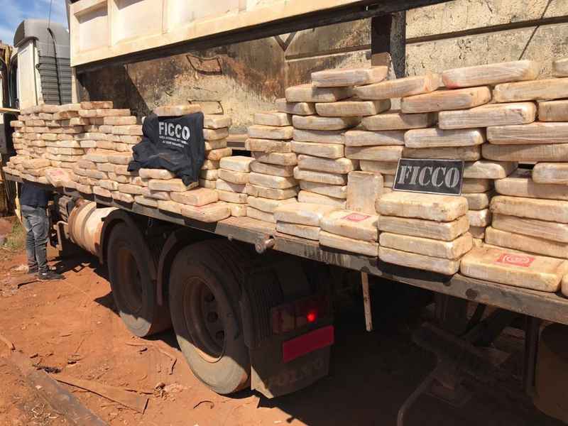 Cerca de 370kg de pasta base são apreendidos em Uberlândia