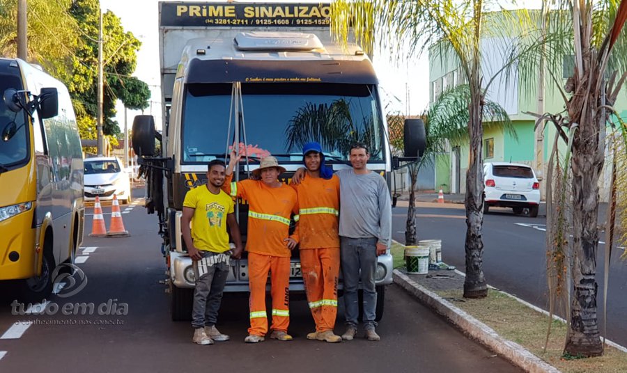 Equipe da empresa Prime Sinalização (Foto: Paulo Braga/Tudo Em Dia)