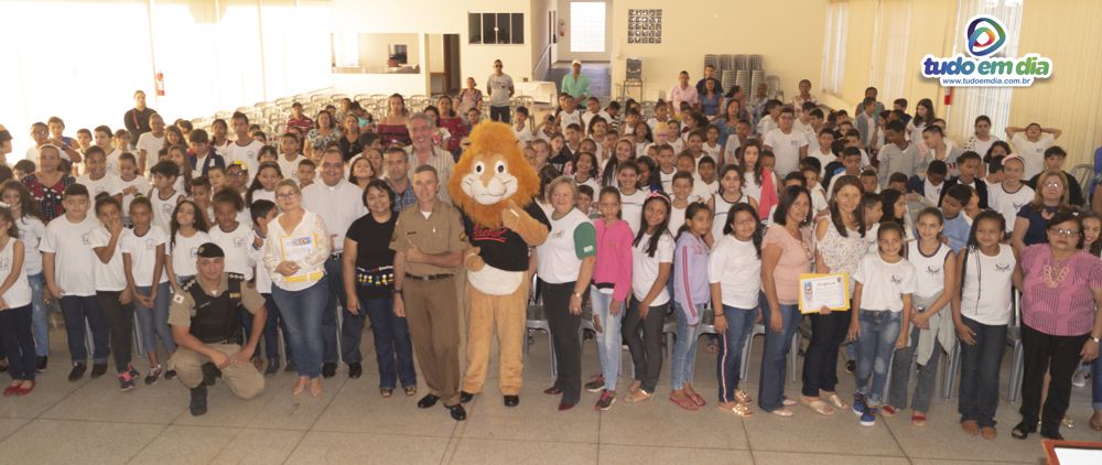 PM realiza formatura de alunos do Proerd em Capinópolis
