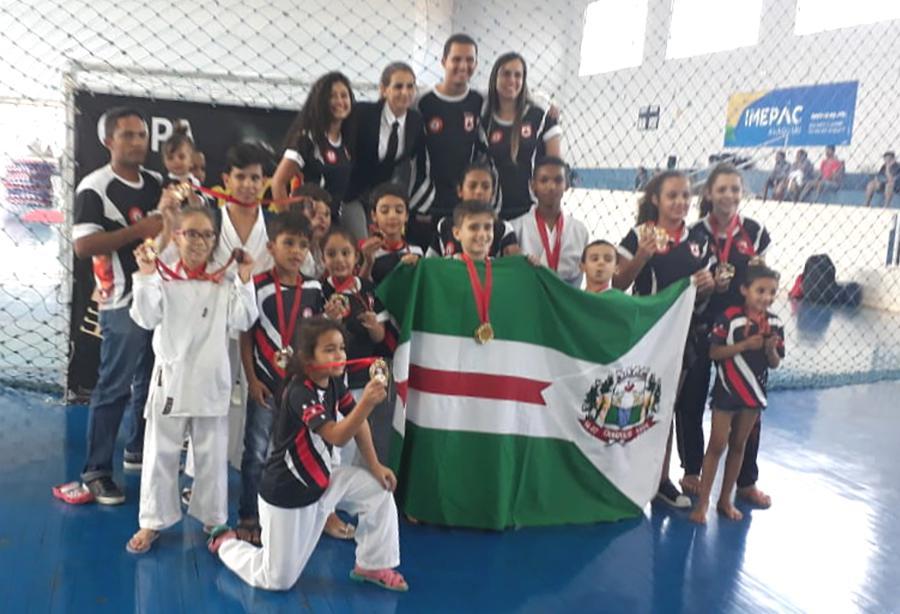 Equipe levou 32 medalhas (Foto: divulgação)