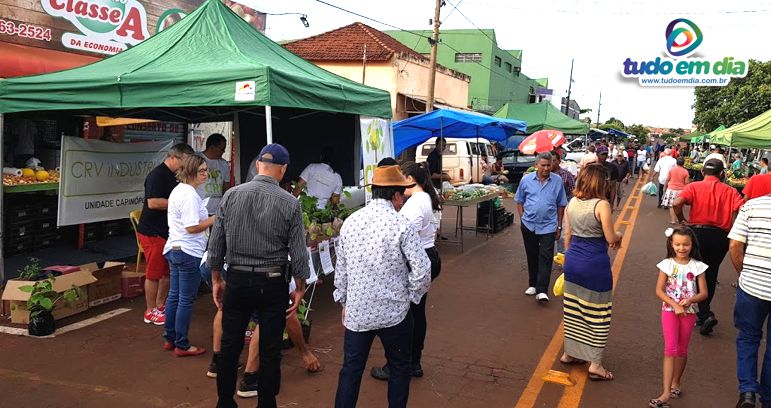 Feira Livre da Avenida 99 em Capinópolis (Foto: Paulo Braga/Tudo Em Dia)