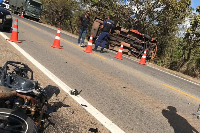  Motociclista morre ao bater de frente com carro-forte próximo em Paracatu
