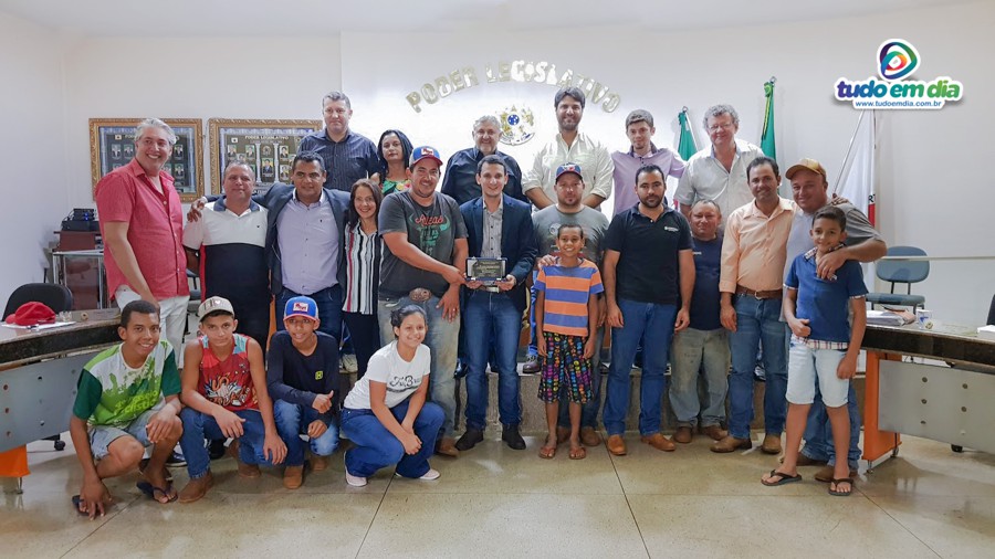 Equipe da ACACAP recebe homenagem na Câmara Municipal de Capinópolis (Foto: Paulo Braga/Tudo Em Dia)