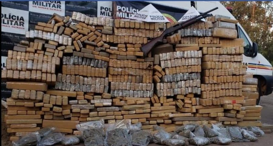 Polícias apreendem cerca de 1.700 kg de maconha e 13 kg de skank em Paracatu