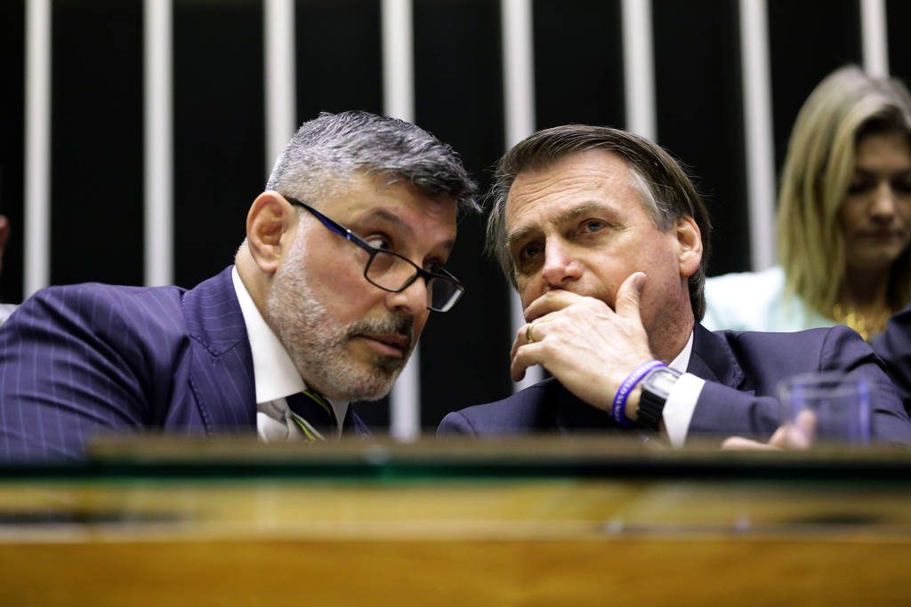 O presidente Jair Bolsonaro conversa com Alexandre Frota na Câmara - Michel Jesus - 29.mai.19/Câmara dos Deputados