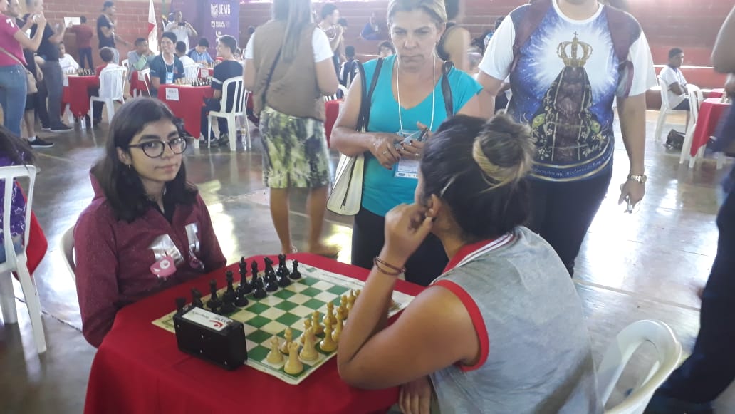 Atleta de Ituiutaba é campeã na modalidade de xadrez feminino no JEMG