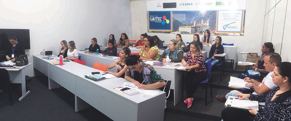 Equipes de vacinas dos PSFs fazem treinamento em Capinópolis
