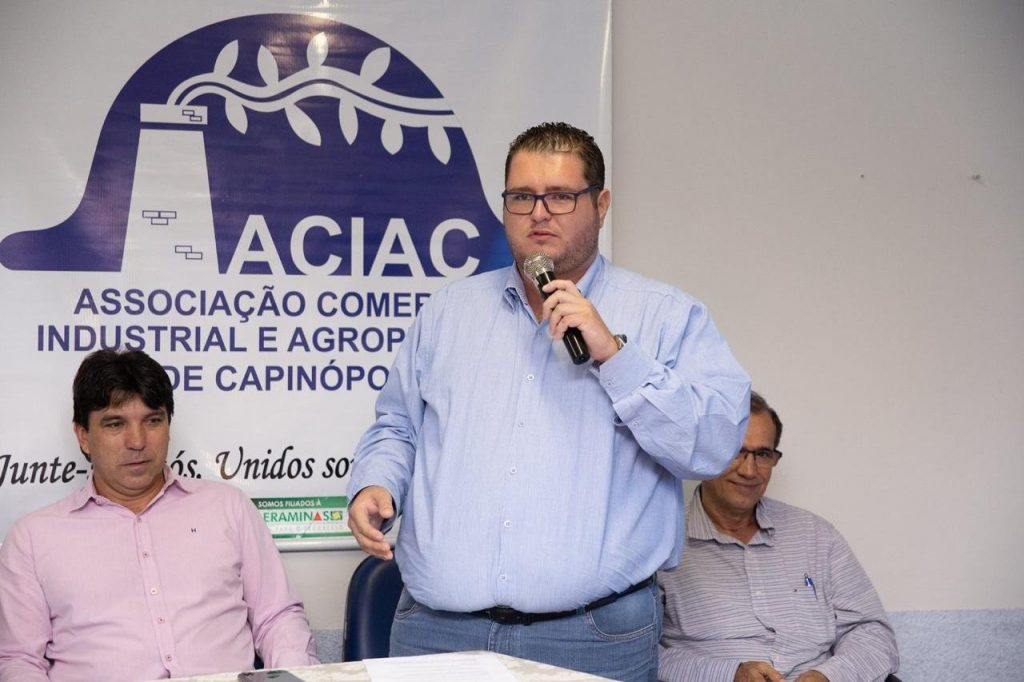 Luiz Fernando durante pronunciamento de posse como presidente da ACIAC (Foto: Arquivo pessoal)