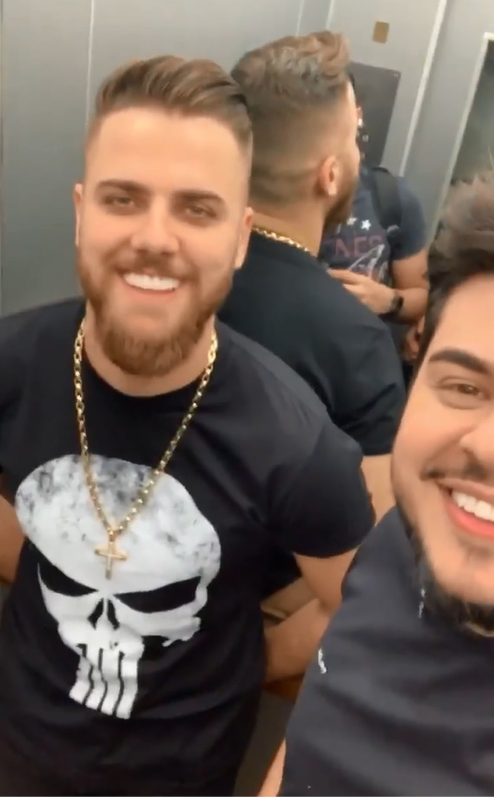 Zé Neto e Cristiano ficam presos em elevador antes do show em Ituiutaba