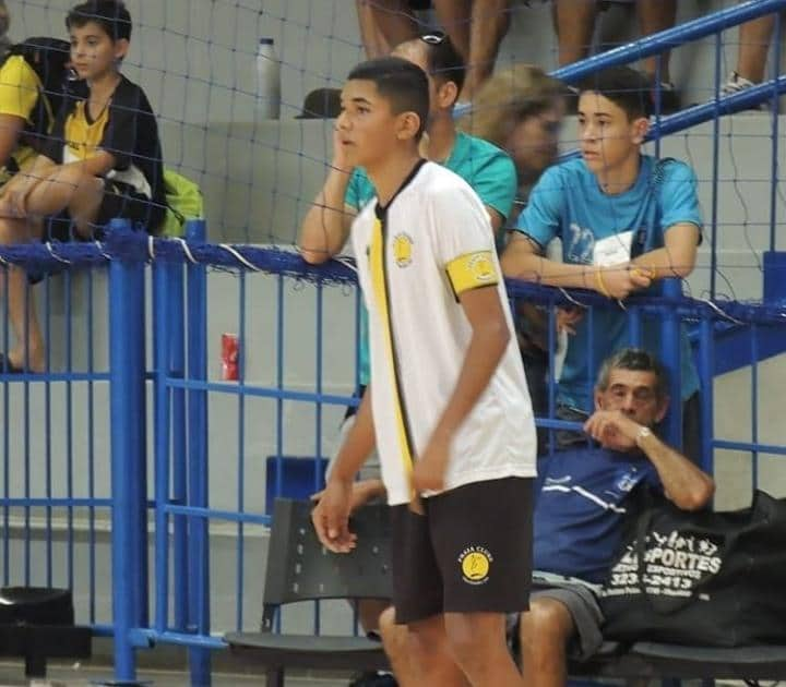 Guilherme Pinheiro, 15 anos, durante partida pelo Praia Clube de Uberlândia (Foto: Arquivo de família)