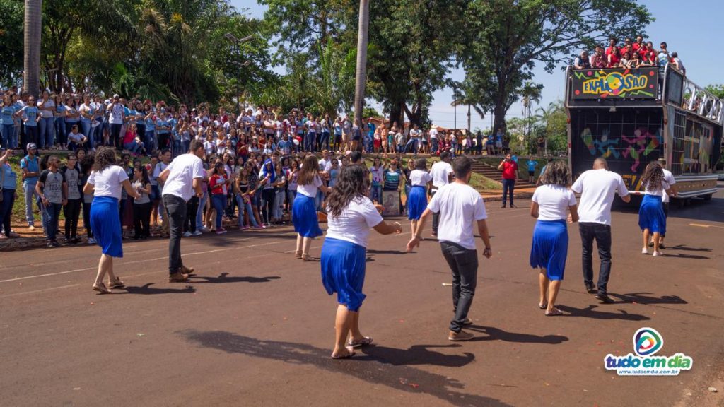 Grupo fez apresentação nas proximidades da Praça João Moreira de Souza (Foto: Paulo Braga)