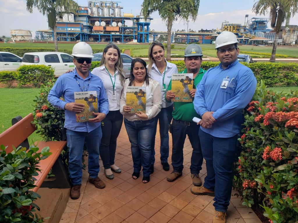 Após firmar parceria com a Unimed, CRV entrega cartões aos colaboradores (Foto: Divulgação)