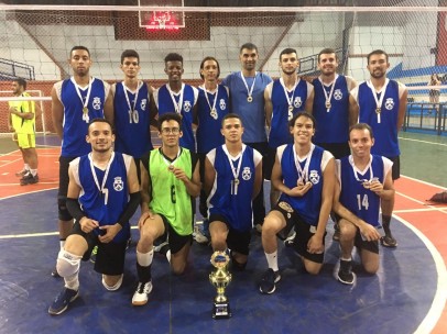 Equipe de vôlei de Ituiutaba conquista torneio em Monte Alegre de Minas
