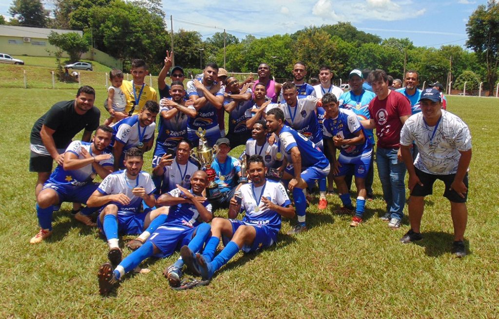 Time do Vila comemorou o campeonato (Foto: Divulgação)