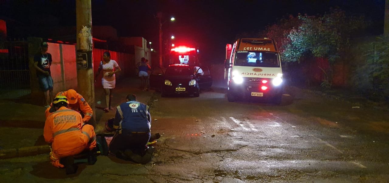 Após colisão entre motocicletas, condutores ficam feridos em Ituiutaba
