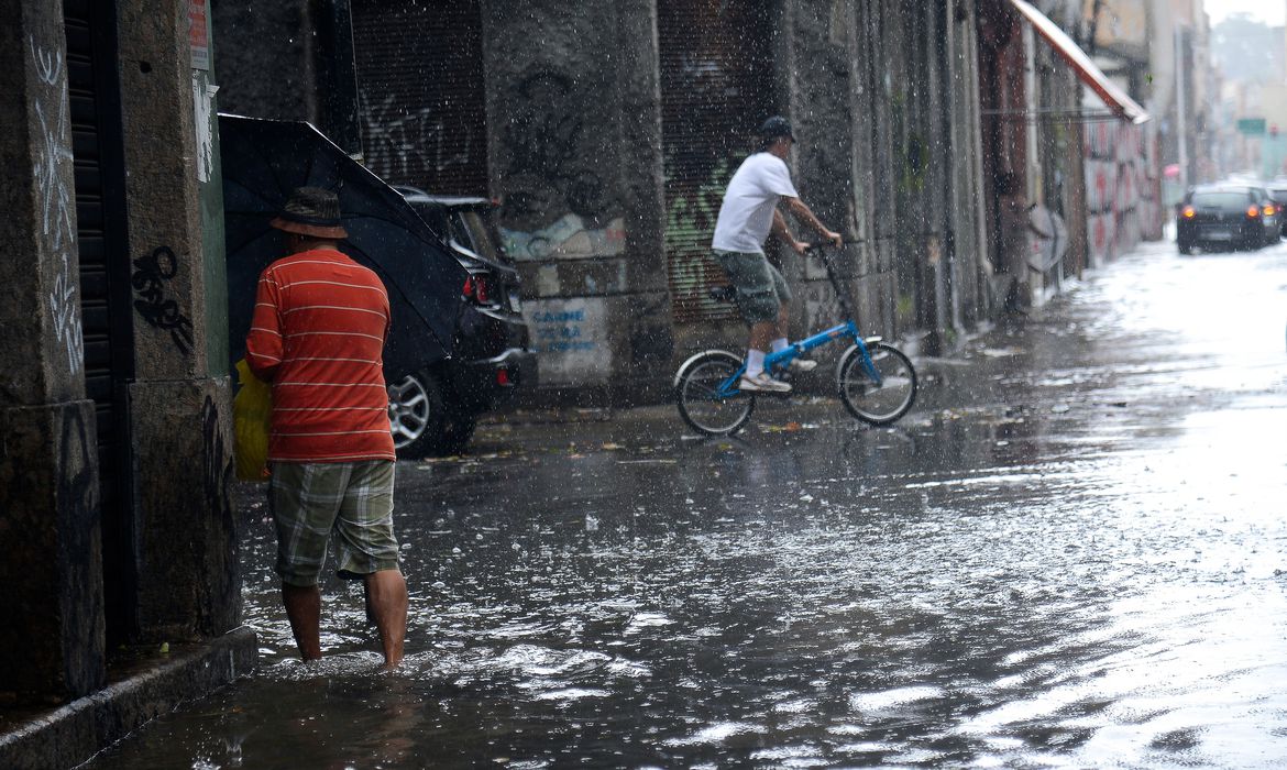 Chuvas de fevereiro provocam perdas de R$ 203 milhões no Sudeste