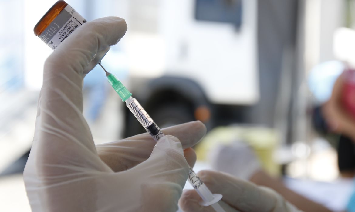 Idosos de Capinópolis receberão vacina contra a gripe em casa