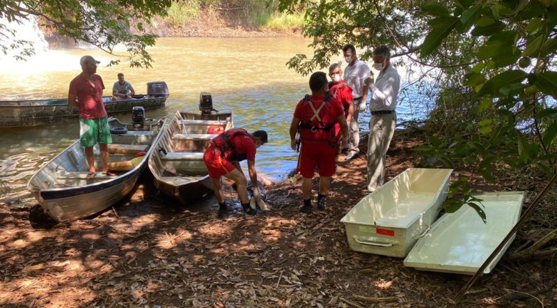 Bombeiros encontram corpo no rio Paranaíba