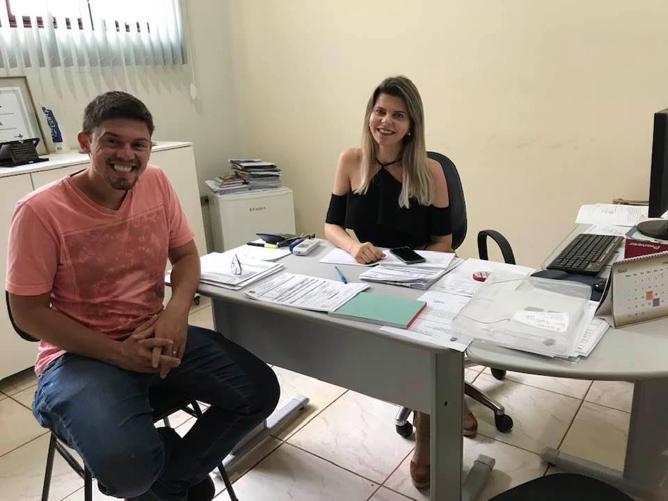 Daniel França e a Secretária de Saúde de Capinópolis, Sandra Barbosa | Foto: Divulgação