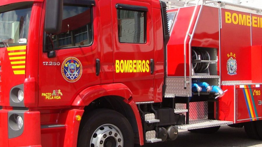 Ituiutaba: homem cai de telhado e é resgatado por bombeiros