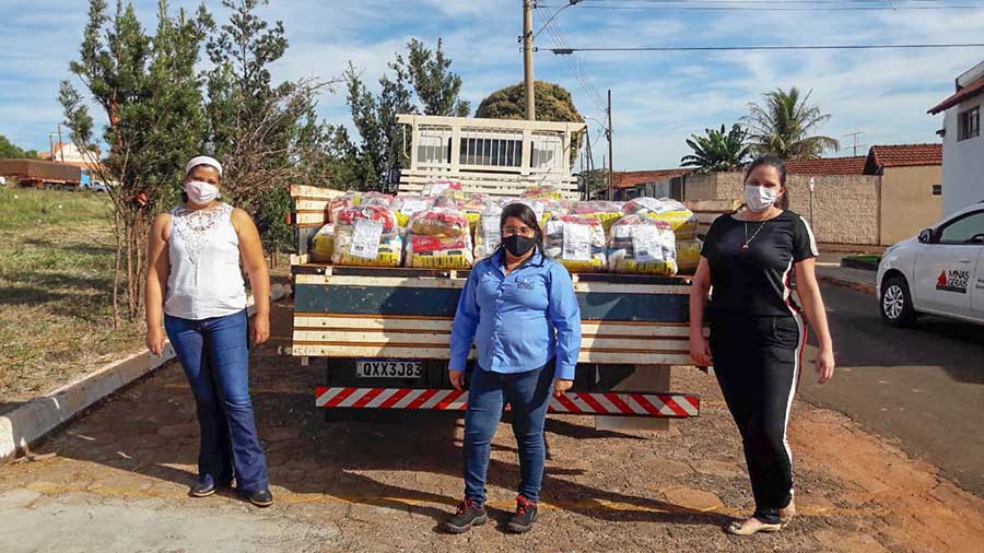 CRV Industrial efetua entrega alimentos doados durante live em Capinópolis