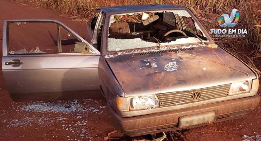 Veículo furtado é encontrado na região rural do Córrego do Queixada em Capinópolis