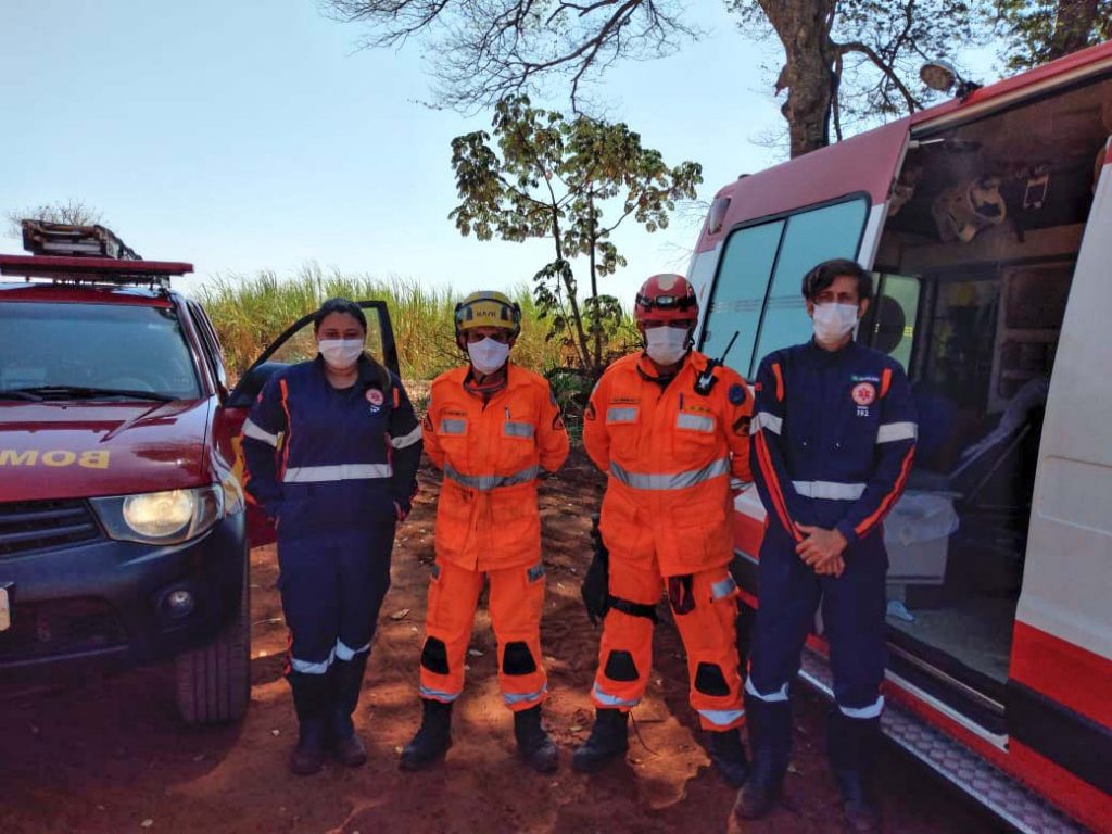Samu e Bombeiros seguiram ao local para resgatar as vítimas | Foto: Bombeiros/Divulgação