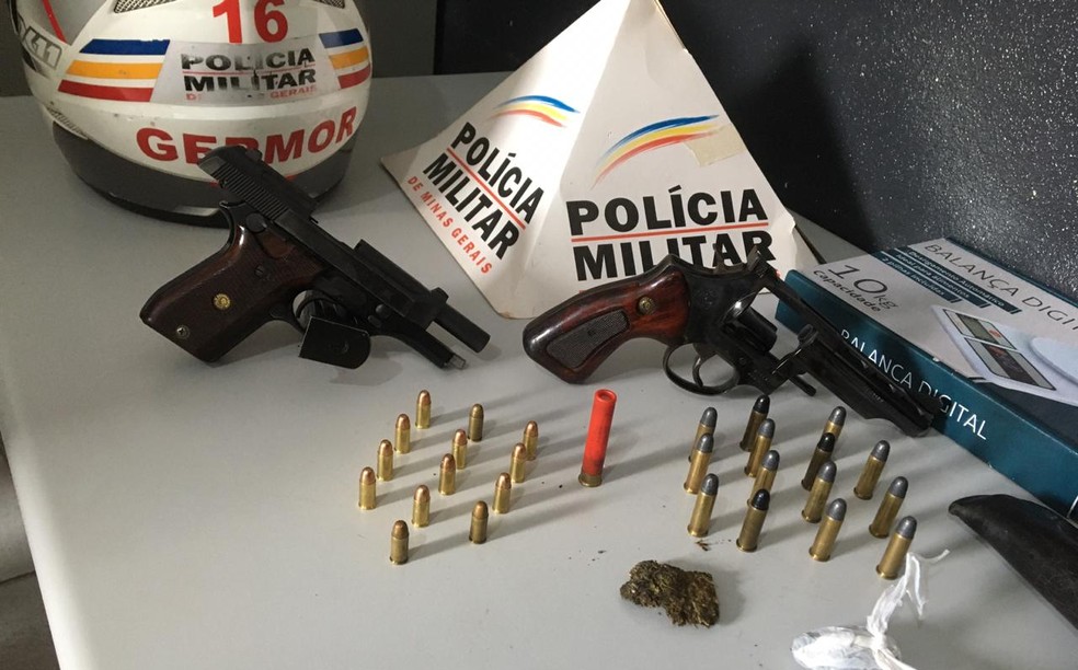 Armas foram apreendidas durante operação'Coalizão' em Patos de Minas e região — Foto: Polícia Militar/Divulgação