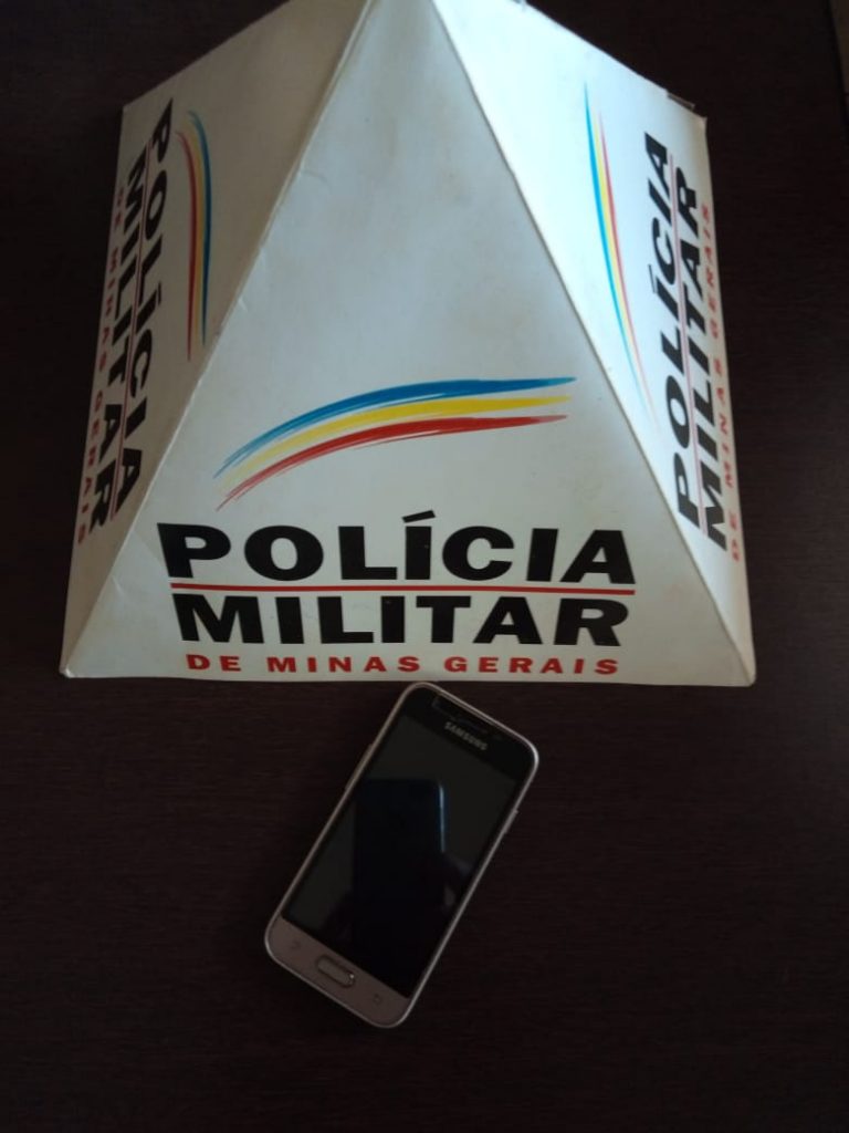 Aparelho celular foi recuperado pela polícia | Foto: PMMG/Divulgação