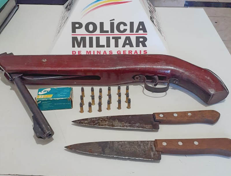 Homem de 60 anos é preso com carabina, facas e munições no Município de Cachoeira Dourada