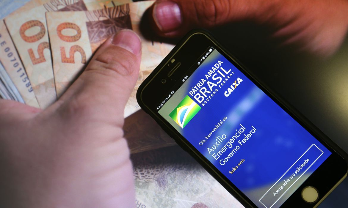 Governo Federal paga hoje Auxílio Brasil a beneficiários com NIS final 4