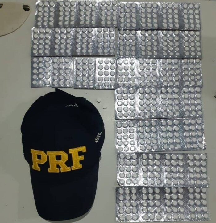 Caminhoneiro é preso com 40 cartelas de droga inibidora do sono (rebite)