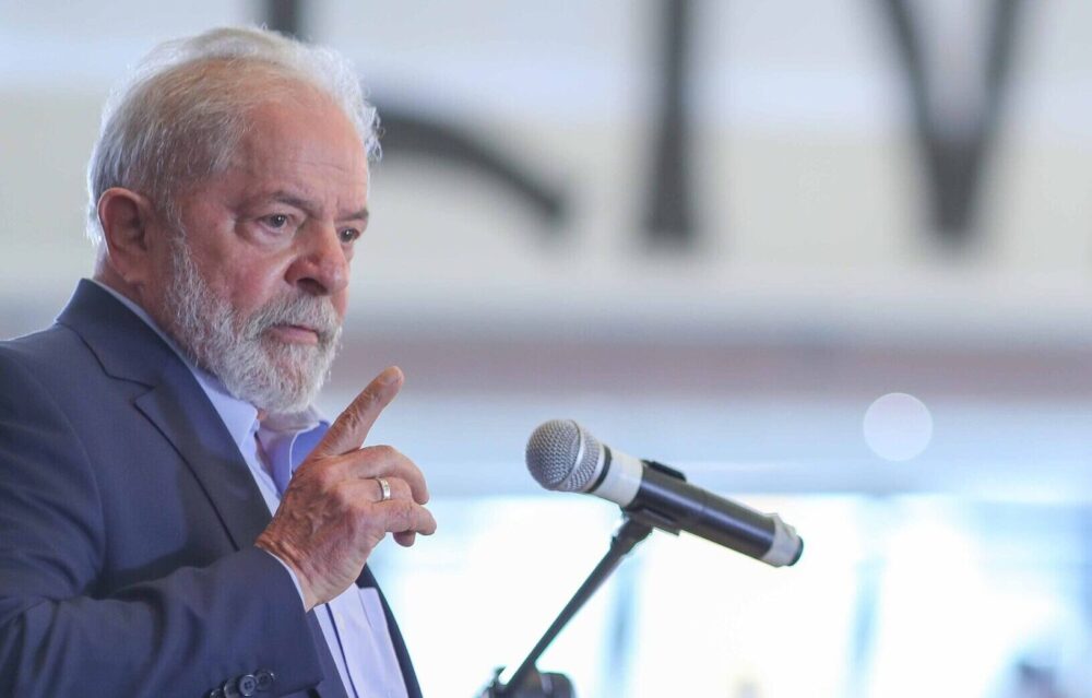 ÁudioPlay: Datafolha aponta vantagem de Lula sobre Bolsonaro para 2022