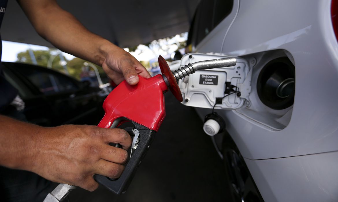 Aumento de preços: Gasolina, diesel e gás tiveram reajuste nas refinarias
