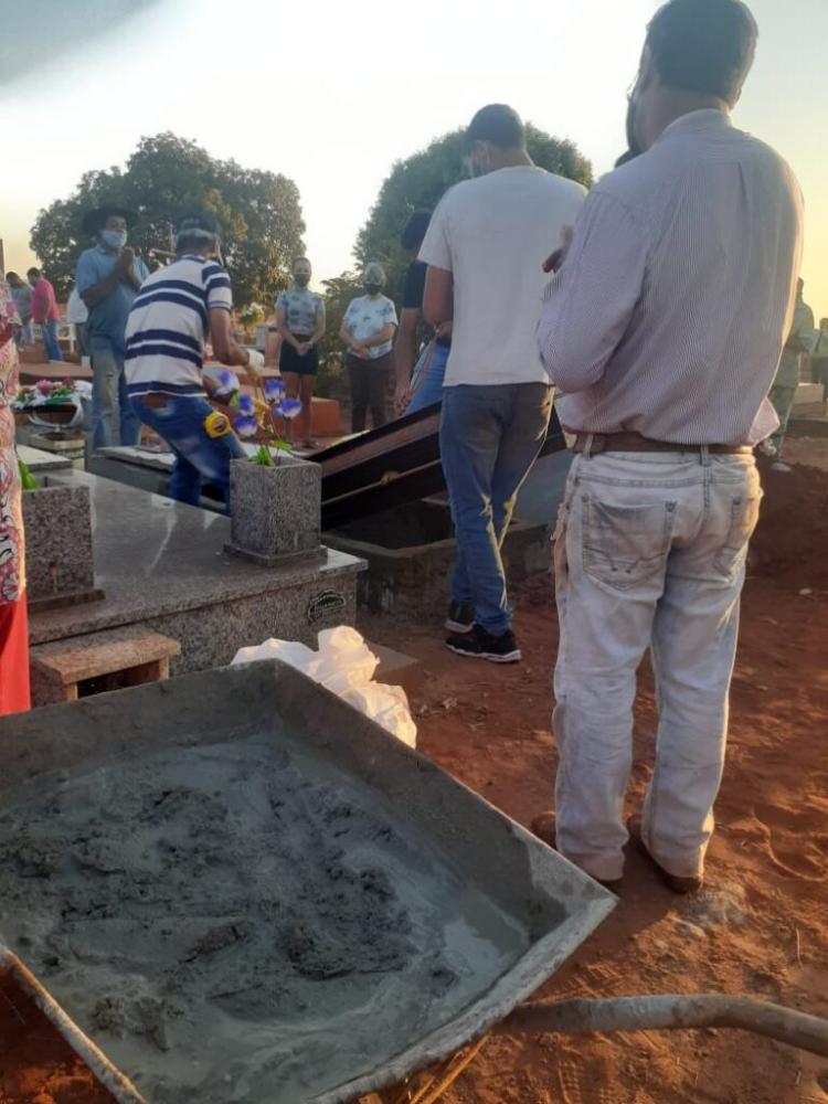 Corpo vilipendiado em Flor de Minas foi sepultado novamente na última segunda-feira, após ser periciado | Foto: Reprodução/WhatsApp