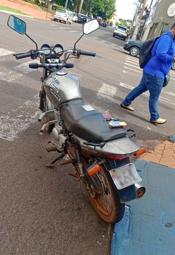 Moto furtada em Capinópolis foi recuperada em Ituiutaba | Foto: PMMG