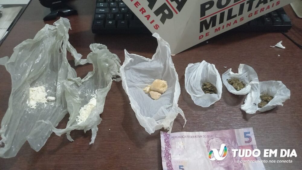 A Polícia Militar apreendeu a droga e dinheiro | Foto: PMMG