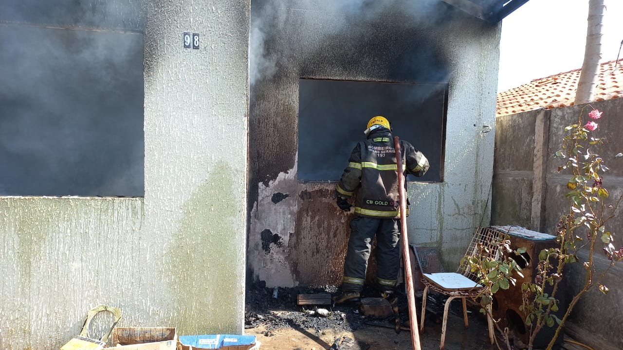 Incêndio em residência é registrado no Nova Ituiutaba 3