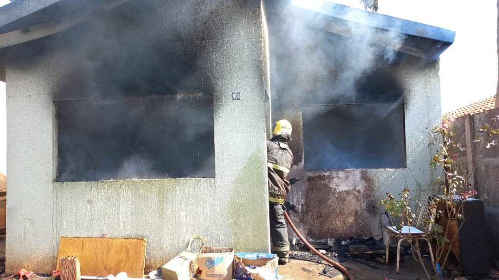 Incêndio em residência é registrado no Nova Ituiutaba 3