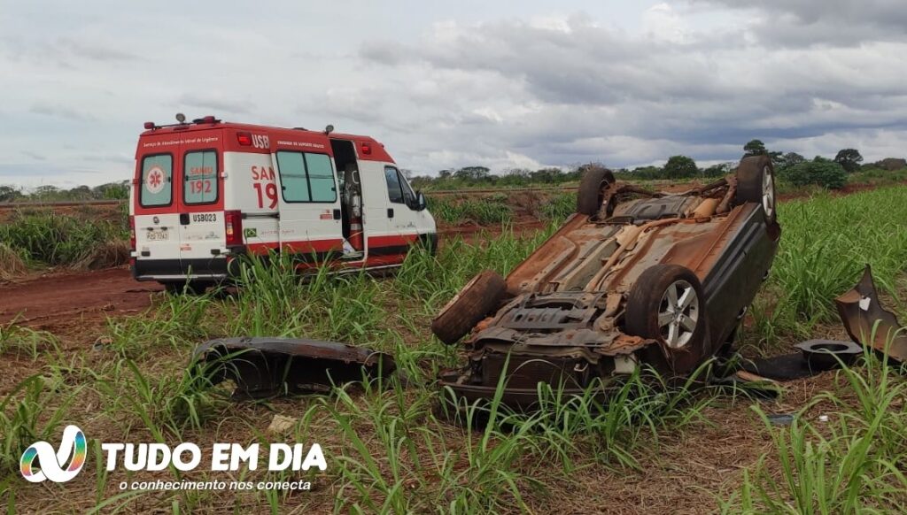 Acidente na MG-226 deixou uma mulher ferida