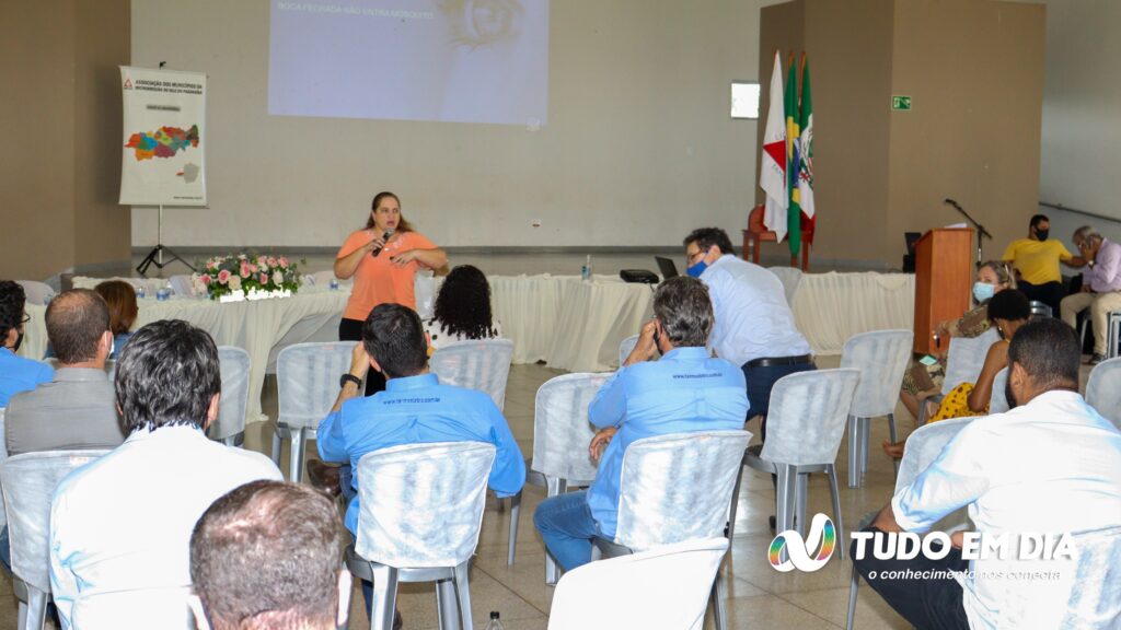 Capinópolis: palestra abordou o desenvolvimento econômico com lideranças regionais