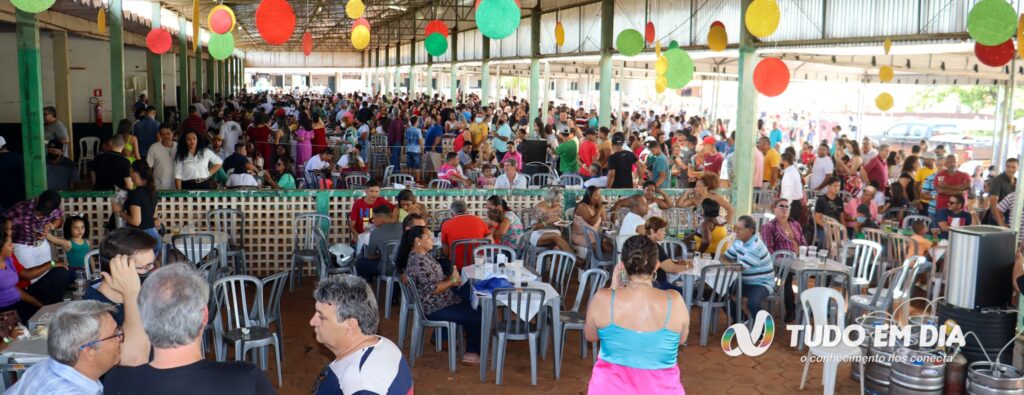 Capinópolis: servidores do município e familiares participam de festa de final de ano