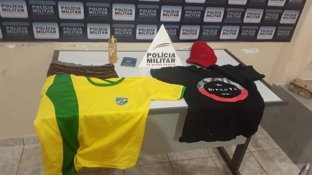 Roupas utilizadas pelo estuprador | Foto: PMMG